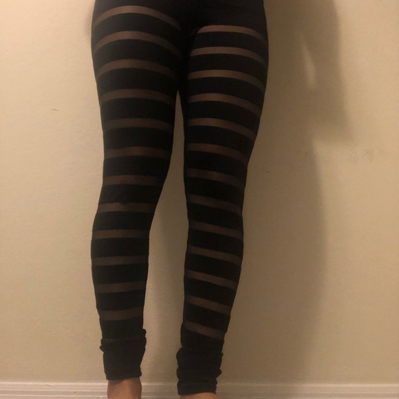 Forever 21 leggings stripped pattern - Picture 3 of 3